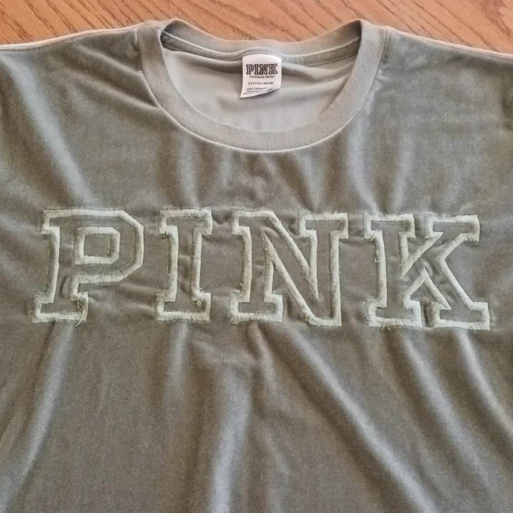 like new, crushed velvet, Pink Tee - Picture 2 of 3